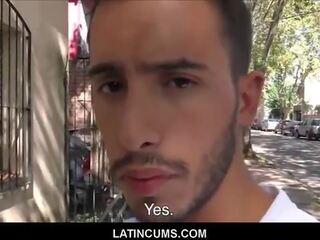 Heterosexual latino guaperas muchacho follada para efectivo